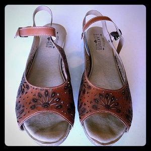 Strappy Leather Sandal Brown